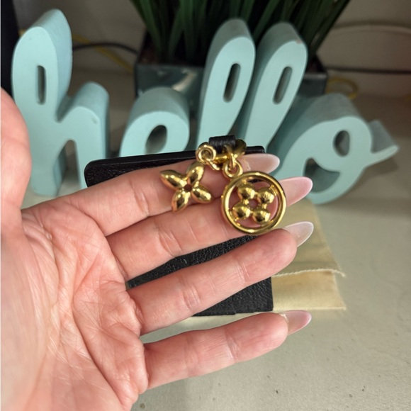 Louis Vuitton charm card holder - Picture 5 of 12